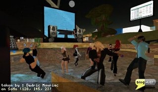 Another great night over at SoHo. TheDiva Rockin takes the mic over at the mainstage. She's a funny one and knows what tunes gets people out of there chairs and rockin the house. The usual podcast crowd is here as well as a lot of new people I haven't seen before. We even have Delek's here. Who knows how that's going to end? It can't be good. PodPoet Clinquant had me on skype for a while just asking a few things here and there with a survey he was making. I believe he said it was something for work? I wish him all the best in that endever. From Dedric Mauriac via blogHUD